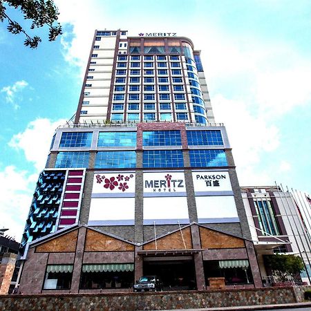 Meritz Hotel Miri Bagian luar foto