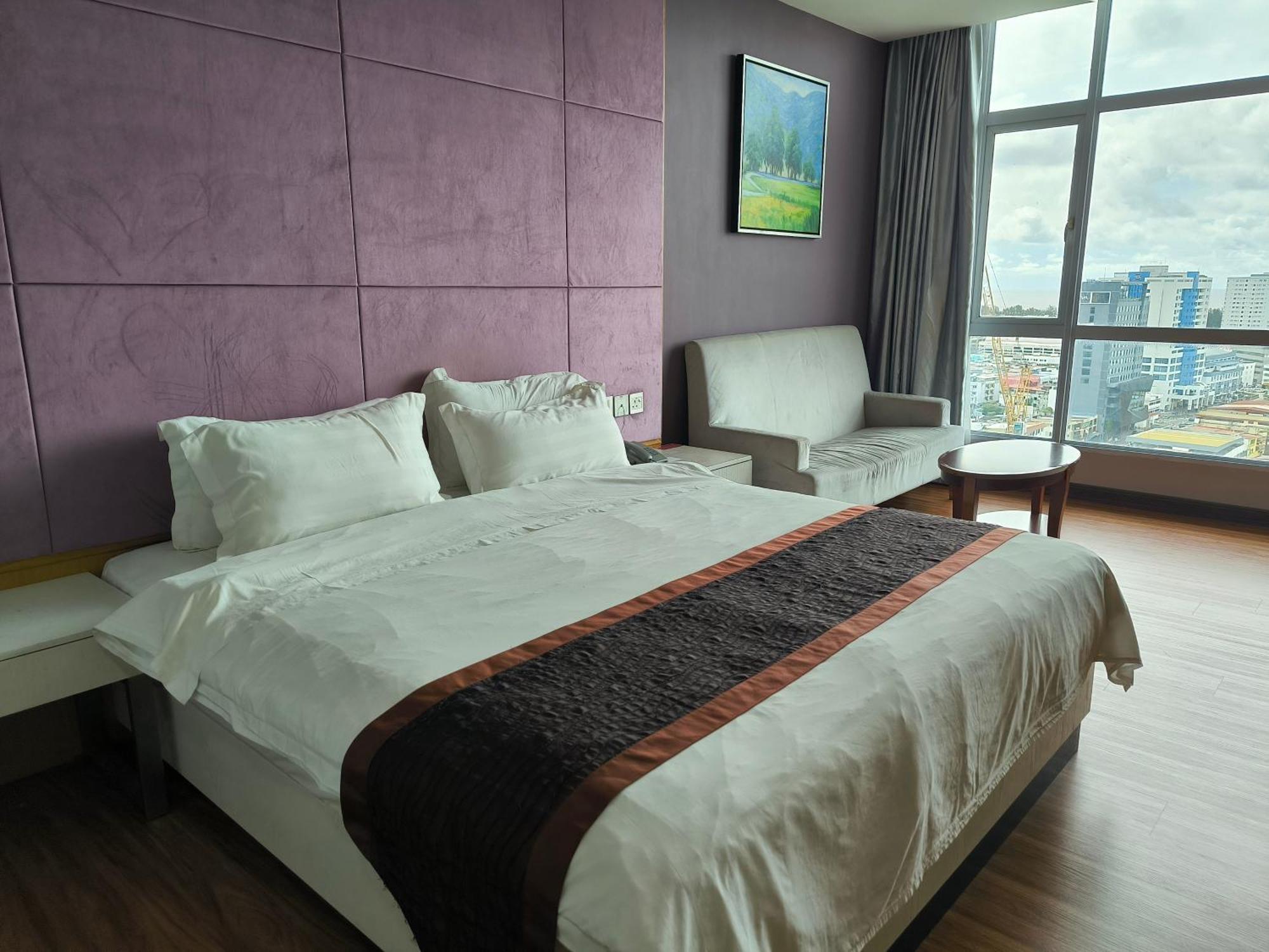 Meritz Hotel Miri Bagian luar foto