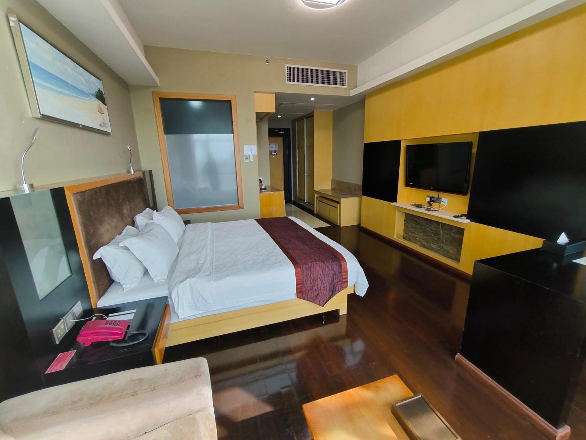 Meritz Hotel Miri Bagian luar foto
