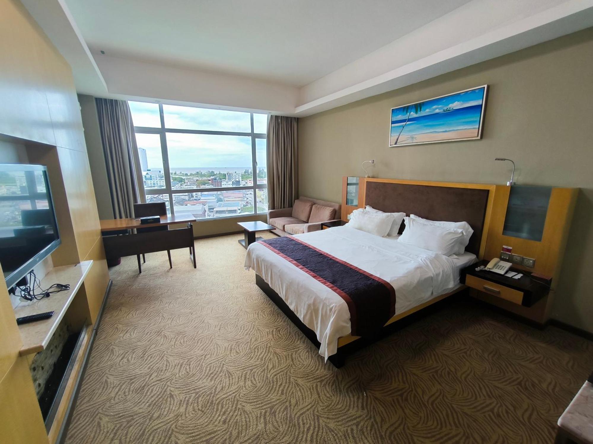 Meritz Hotel Miri Bagian luar foto