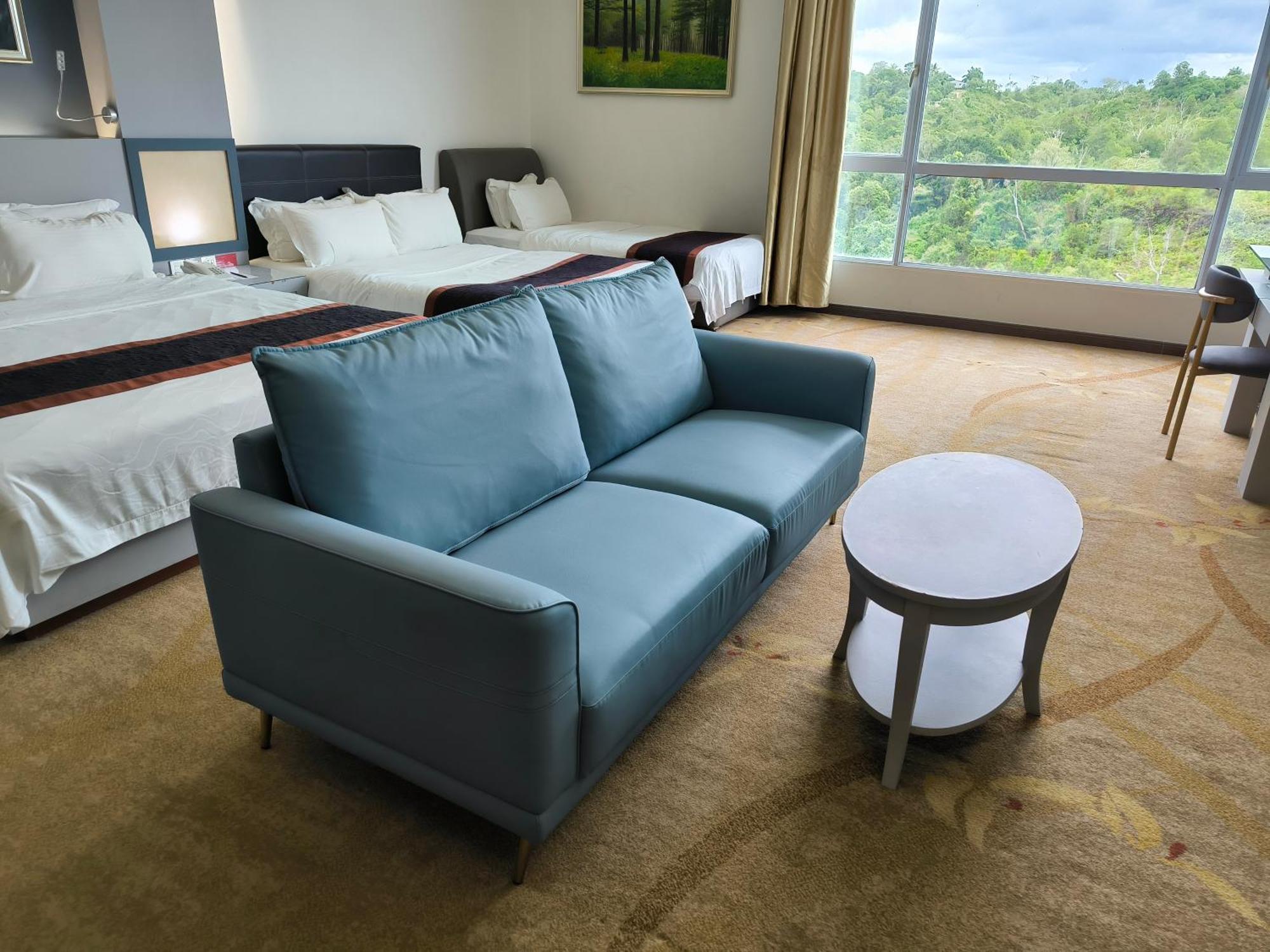 Meritz Hotel Miri Bagian luar foto